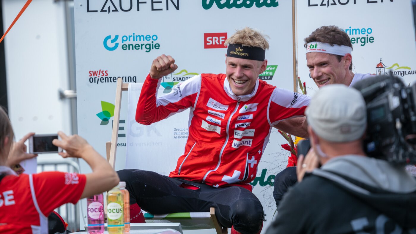 OL-Läufer in Siegerlounge