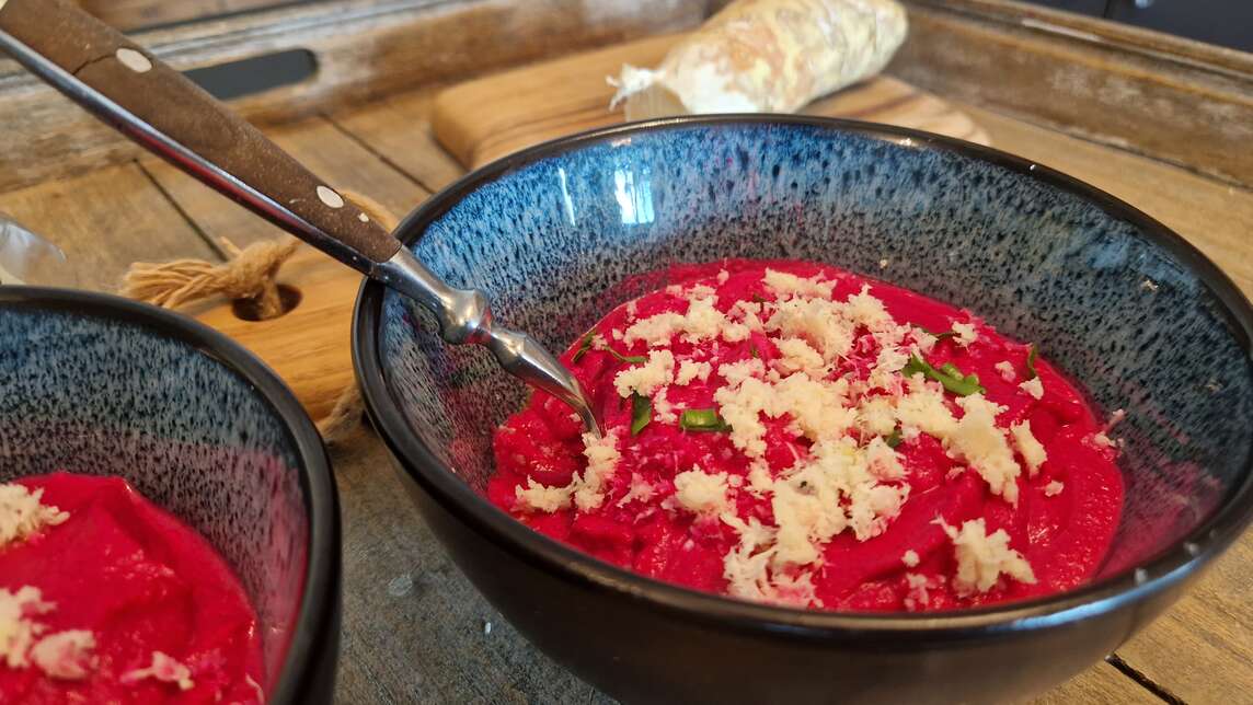 Houmous de betterave rouge au raifort