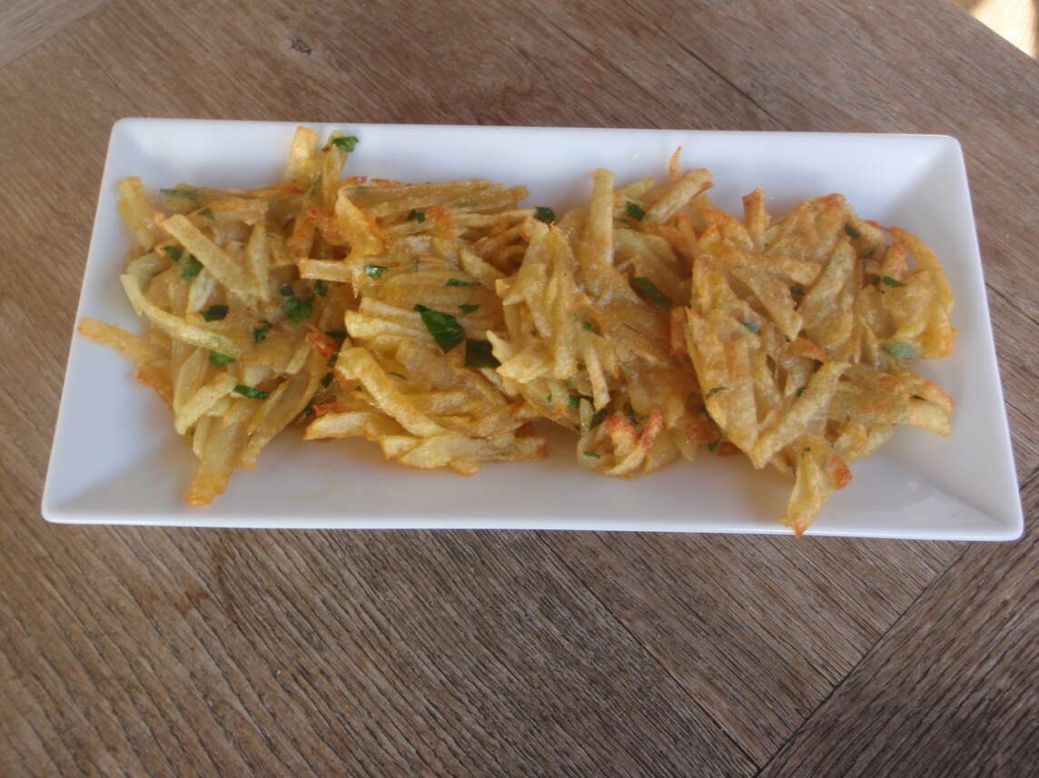 Quatre petits pains grillés à l'anis