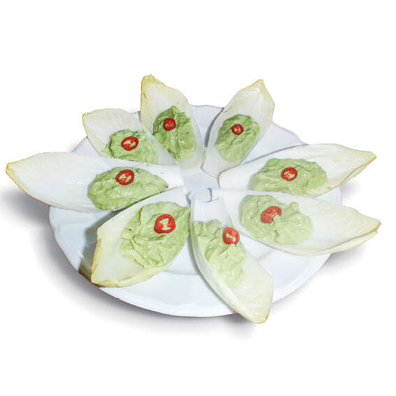 Feuilles d'endives farcies à l'avocat