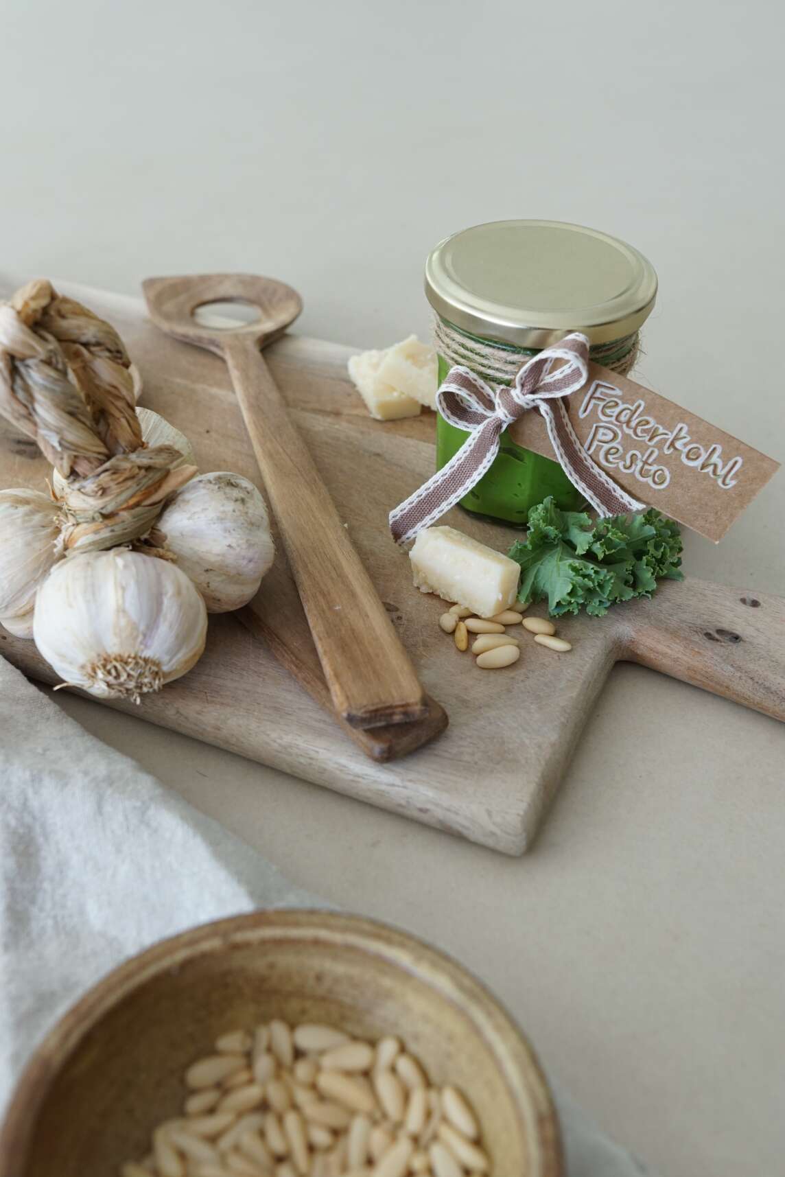 Spaghetti au pesto de chou frisé et aux noix de cajou