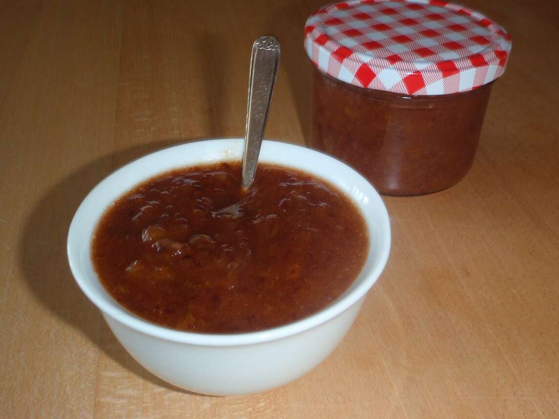 Pot et barquette de confiture