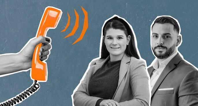 Beraterin und Berater der EGK mit Telefonhörer